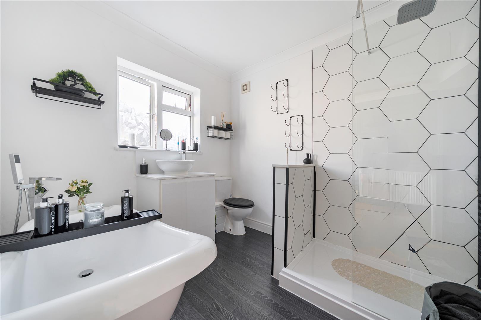 Phillip Street, Manselton, Swansea, SA5 9NL